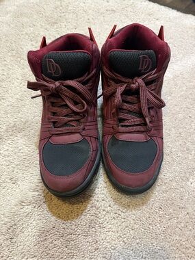 Men's High-Top Athletic Sneakers in Burgundy Daredevil Marvel
